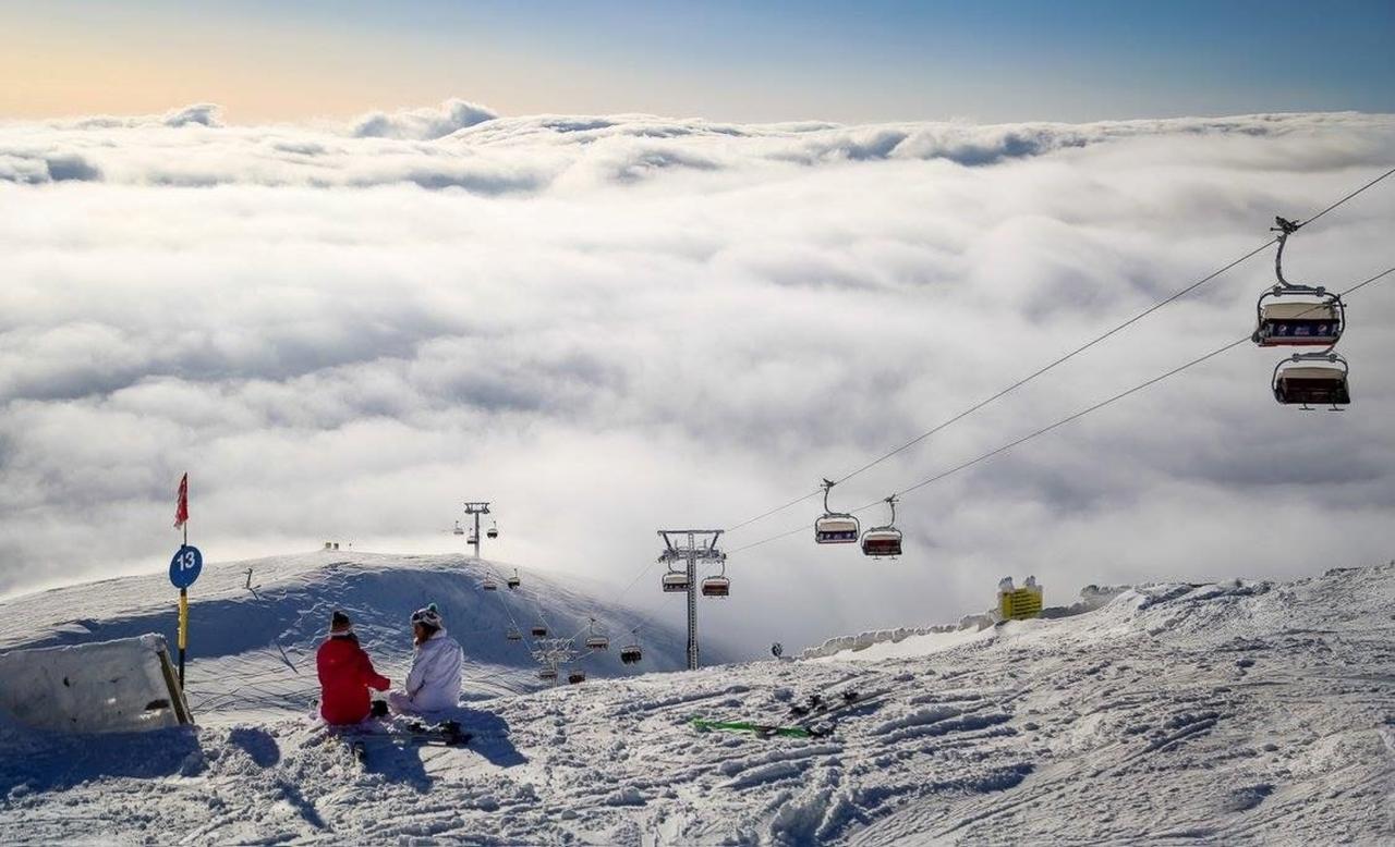 Mountain View Nest Apartment Sinaia Luaran gambar